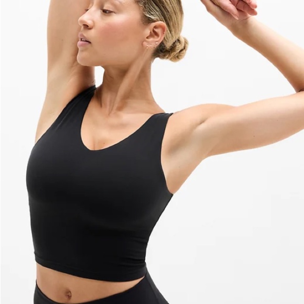 Athleta transcend v neck crop D-DD